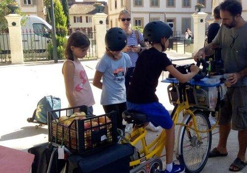 Vélo à énergie mécanique avec extracteur de jus