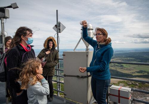 Visite des laboratoires de l'OPGC pour les enfants