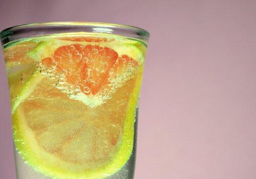 Citron dans pot de confiture