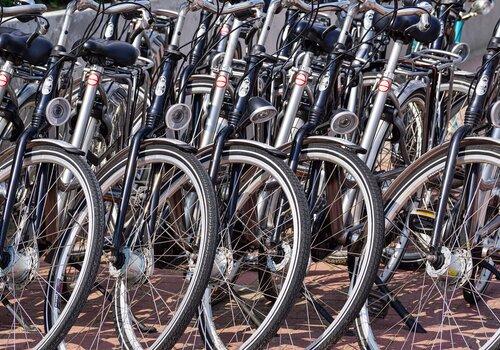 Vélos en libre-service : peut-on guider les déplacements grâce aux prix ?