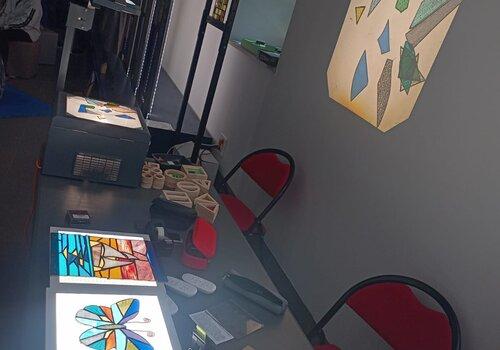 Composez des vitraux façon "pixel art" !