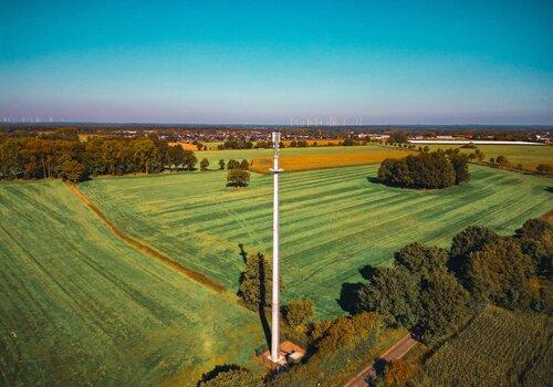 Antenne dans un champs