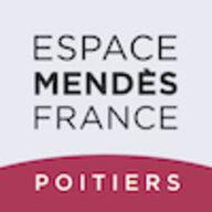 Espace Mendès France est écrit en noir sur fond gris souligné d'une capsule rouge où ressort Poitiers écrit en blanc.