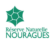 symbole et texte "réserve naturelle des nouragues"