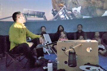 Une immersion totale grâce à notre planétarium