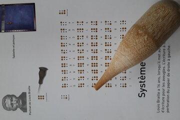poinçons pour écrire le braille