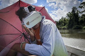 En réalité virtuelle, même sur le fleuve