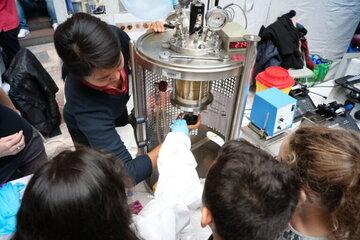 Démonstration lors d'un stand de la Fête de la Science 