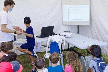 Expérimentation de la communication électrique cerveau/muscle Expérimentation de la communication électrique cerveau/muscle