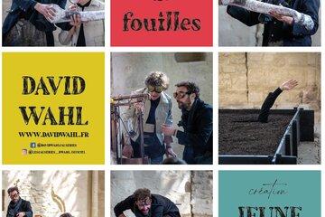 Affiche du spectacle Histoires de fouilles avec photos tirées du spectacle.