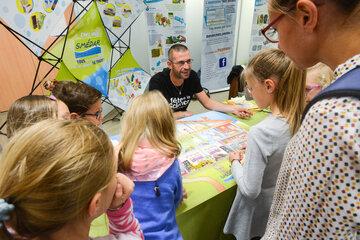 Stand d'information