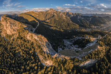 Vue aérienne du Mont-César.