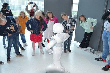 Cours de gym animé par notre robot Pepper