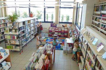 intérieur de la bibliothèque