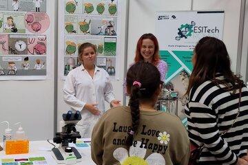 Animation du stand de l'ESITech lors de l'édition 2023