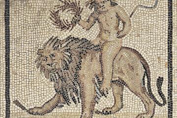 Allégorie de l’été et lion. panneau de mosaique. Mosaïque des Saisons découverte à Saint-Romain-en-Gal.
