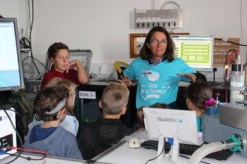 Visite des laboratoires de l'OPGC pour les enfants
