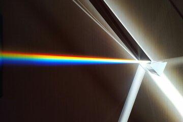 Lumière traversant un prisme