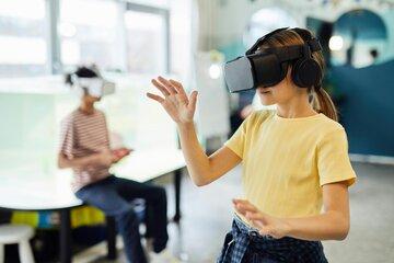 Enfants avec casques virtuels