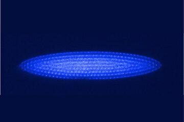 Des ions presque immobiles, figés par la lumière : bienvenue dans le monde fascinant de la physique quantique et du futur des technologies quantiques