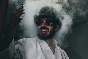 Photo d'un savant fou. 