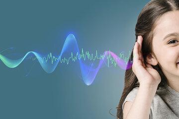 fillette et vibrations sonores