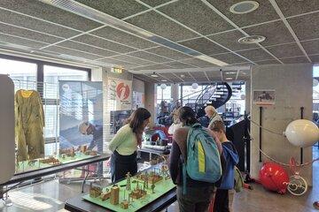 Pour que le courant passe - Stand Village des sciences.