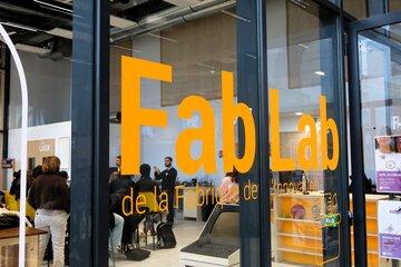 Entrée du Fab Lab de la Fabrique de l'innovation