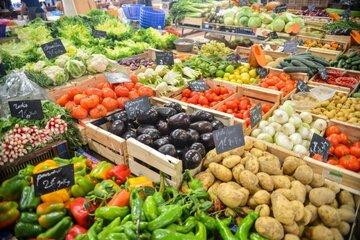étal de fruits et légumes