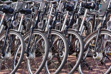 Vélos en libre-service : peut-on guider les déplacements grâce aux prix ?