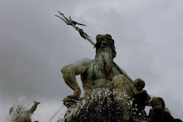 statue d'Ulysse en pierre