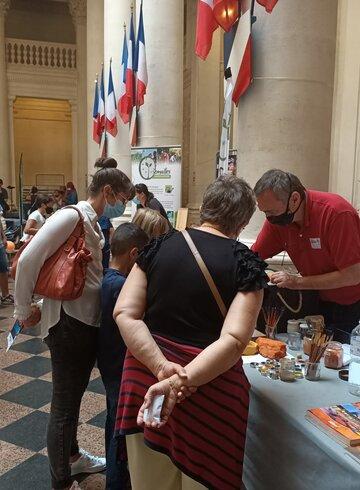 Stand ôkhra Péristyle de l'Hôtel de ville