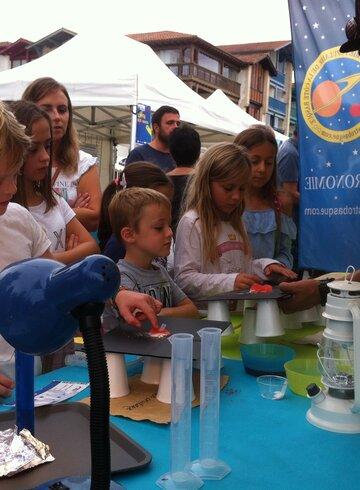 Stand dans le village sur le village 2019