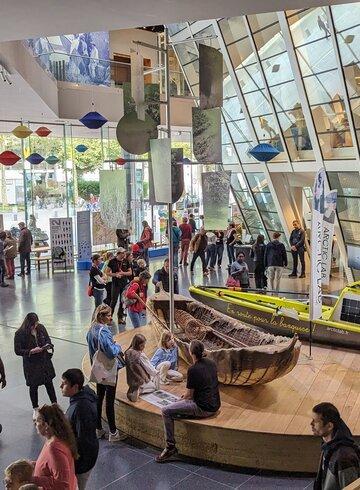 photo du hall des Champs Libres