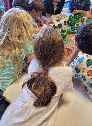 enfants lors de la Fête de la science dans le Gers